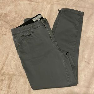 NWOT Wit and Wisdom Absolution grey pant. Size 6.